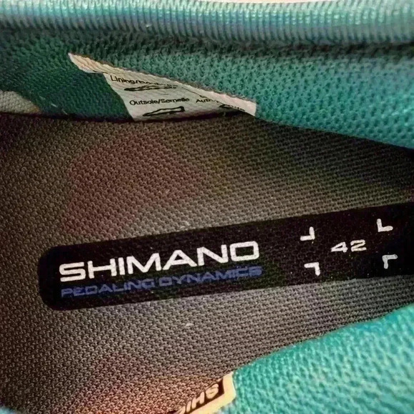 Like New, Never worn. Shimano IC3 biking shoes in sz 42. BOA tightening system. - Picture 10 of 15